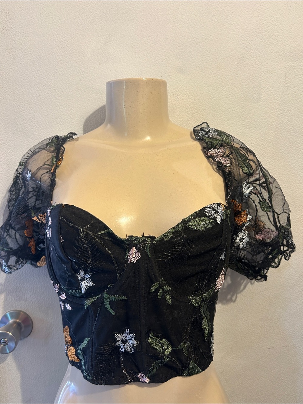 SHEIN Black Floral Embroidered Puff Sleeve Bustier